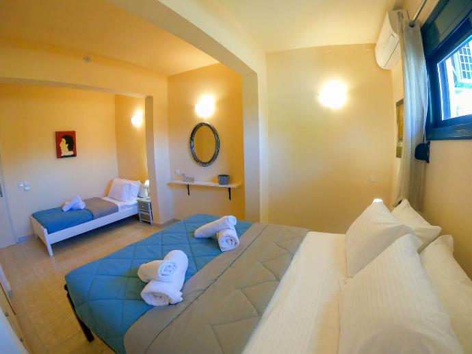  . - Villa Phedra . (Photo Gallery) }}