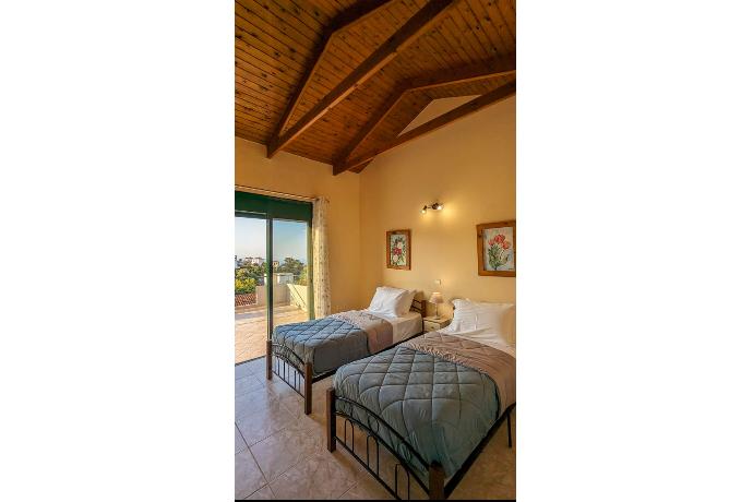  . - Villa Phedra . (Photo Gallery) }}