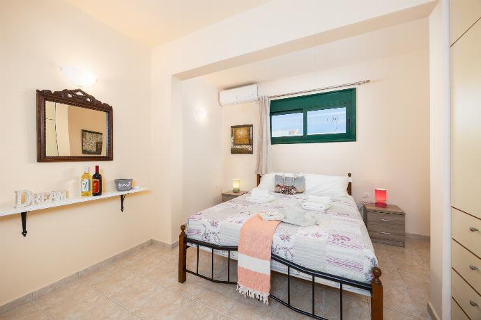 Double bedroom with A/C . - Villa Phedra . (Photo Gallery) }}