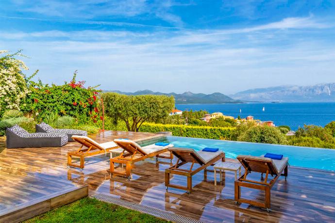  . - Villa Melanthi . (Photo Gallery) }}