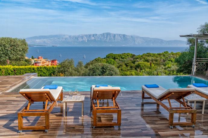  . - Villa Melanthi . (Photo Gallery) }}