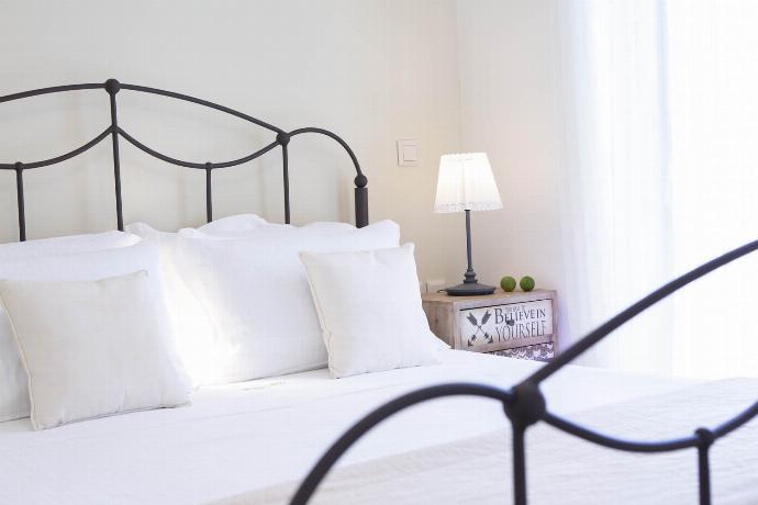 . - Villa Melanthi . (Photo Gallery) }}