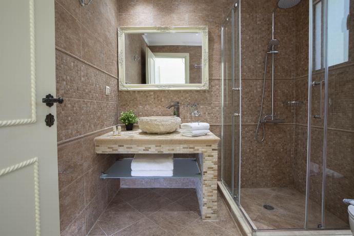  . - Villa Melanthi . (Photo Gallery) }}