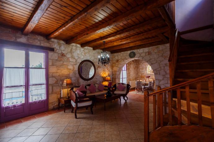  . - Villa Carolina . (Photo Gallery) }}