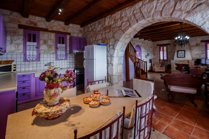  . - Villa Carolina . (Photo Gallery) }}