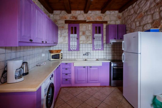  . - Villa Carolina . (Photo Gallery) }}