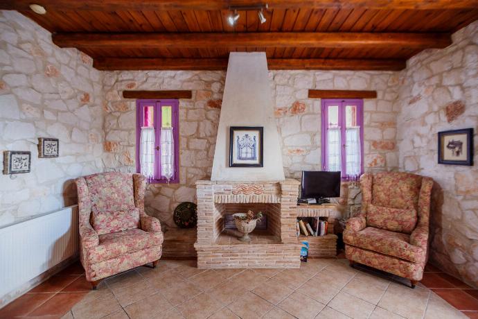 . - Villa Carolina . (Photo Gallery) }}