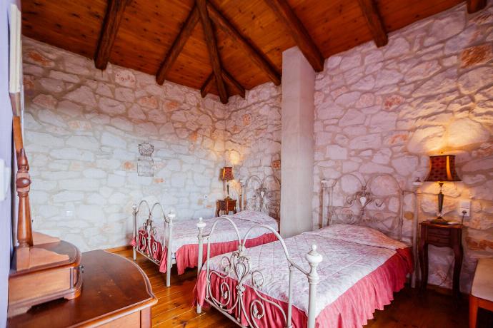  . - Villa Carolina . (Photo Gallery) }}