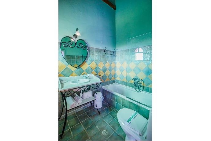  . - Villa Carolina . (Photo Gallery) }}