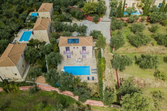  . - Villa Carolina . (Photo Gallery) }}