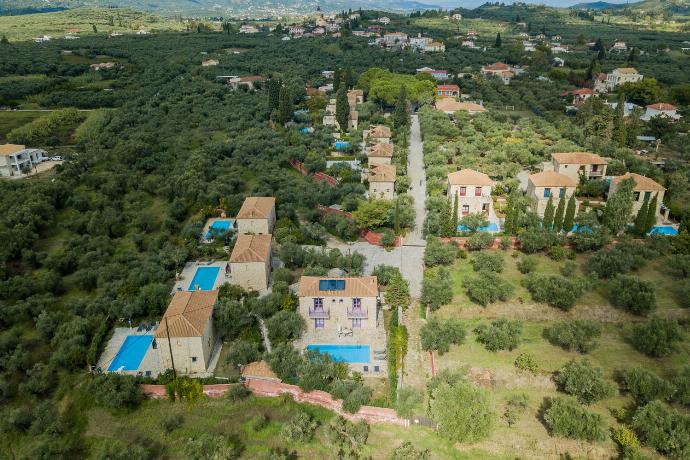  . - Villa Carolina . (Photo Gallery) }}