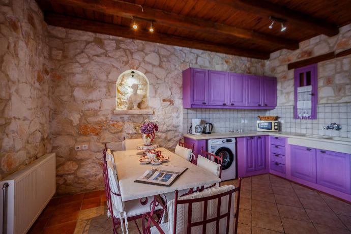  . - Villa Carolina . (Photo Gallery) }}