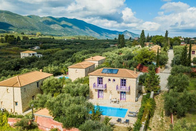  . - Villa Carolina . (Photo Gallery) }}