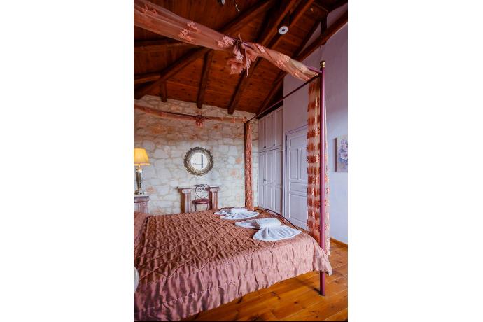  . - Villa Carolina . (Photo Gallery) }}
