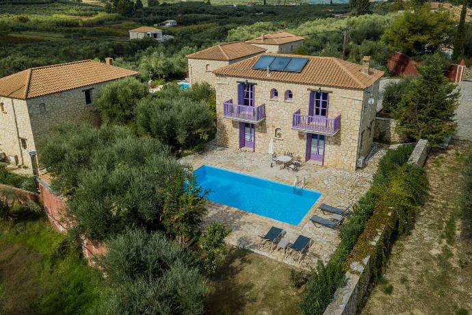  . - Villa Carolina . (Photo Gallery) }}
