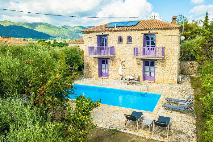  . - Villa Carolina . (Photo Gallery) }}