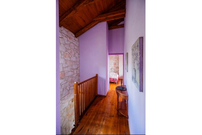  . - Villa Carolina . (Photo Gallery) }}