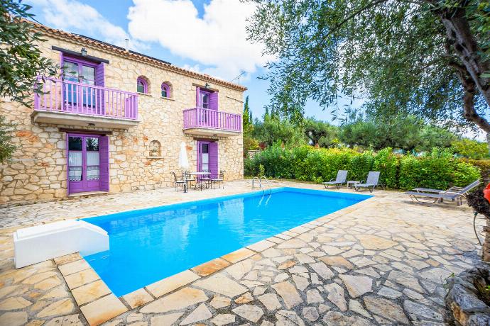 . - Villa Carolina . (Photo Gallery) }}