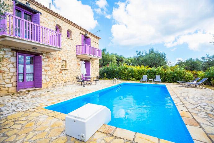 . - Villa Carolina . (Photo Gallery) }}