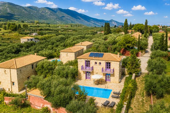  . - Villa Carolina . (Photo Gallery) }}