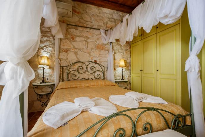  . - Villa Faidra . (Photo Gallery) }}