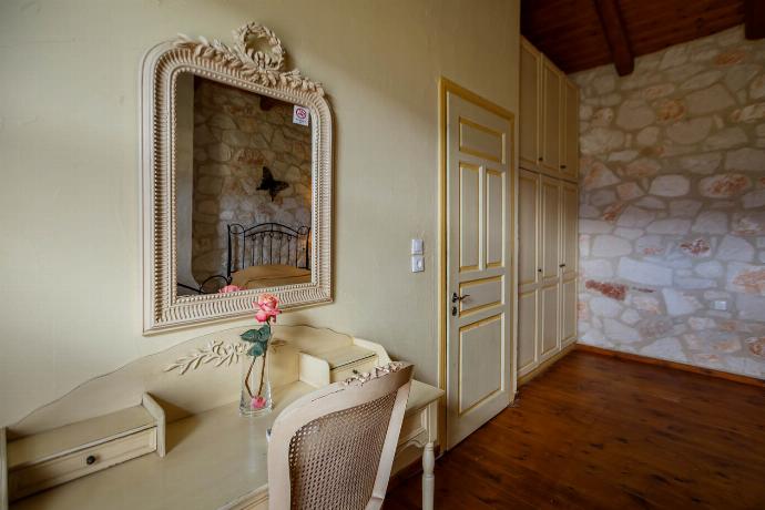  . - Villa Faidra . (Photo Gallery) }}