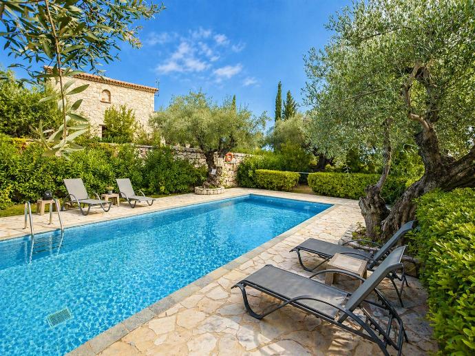  . - Villa Demetra . (Photo Gallery) }}