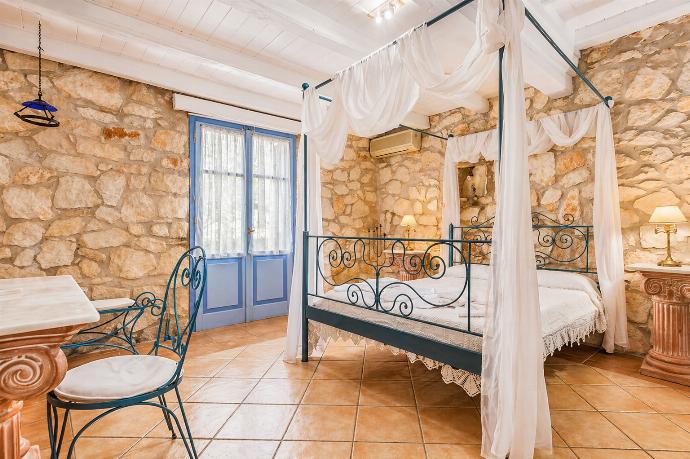  . - Villa Demetra . (Photo Gallery) }}