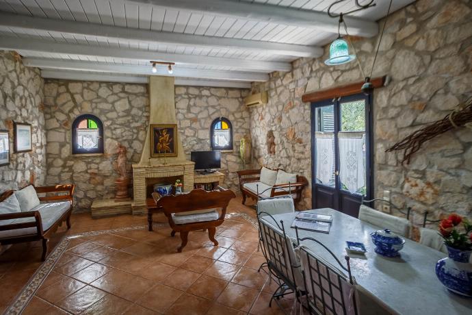  . - Villa Demetra . (Photo Gallery) }}