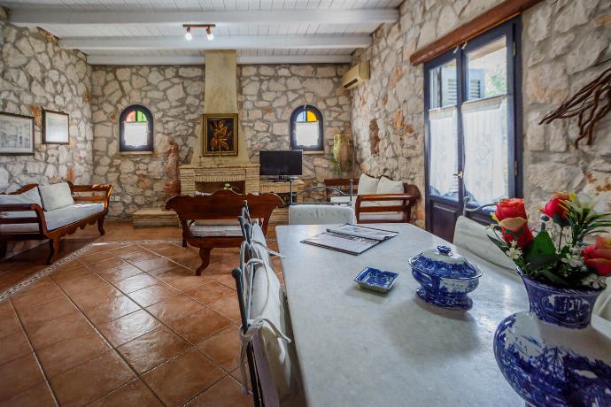  . - Villa Demetra . (Photo Gallery) }}