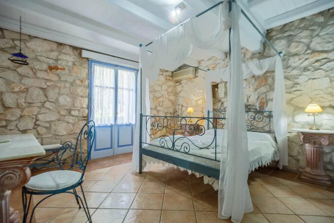  . - Villa Demetra . (Photo Gallery) }}