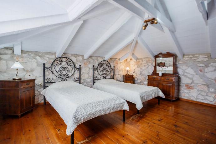  . - Villa Demetra . (Photo Gallery) }}