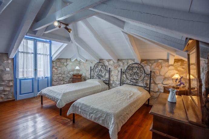  . - Villa Demetra . (Photo Gallery) }}