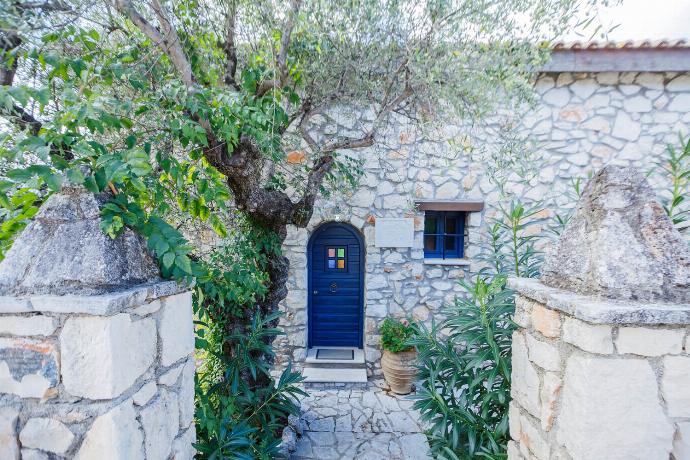  . - Villa Demetra . (Photo Gallery) }}