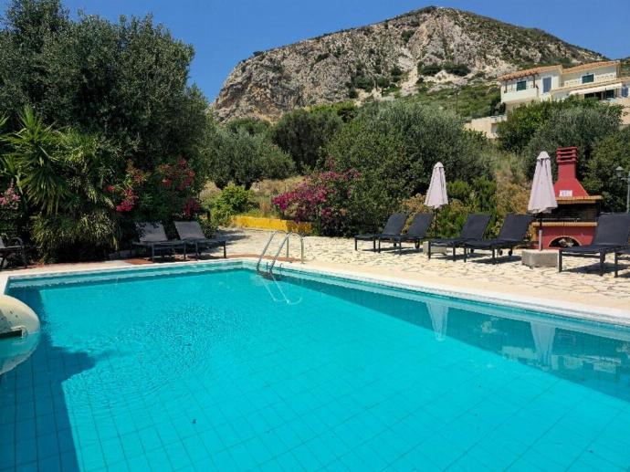 Villa Aliona