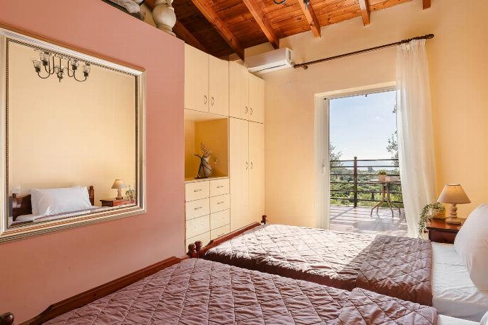  . - Villa Aliona . (Photo Gallery) }}