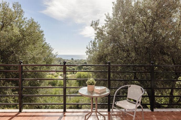  . - Villa Aliona . (Photo Gallery) }}