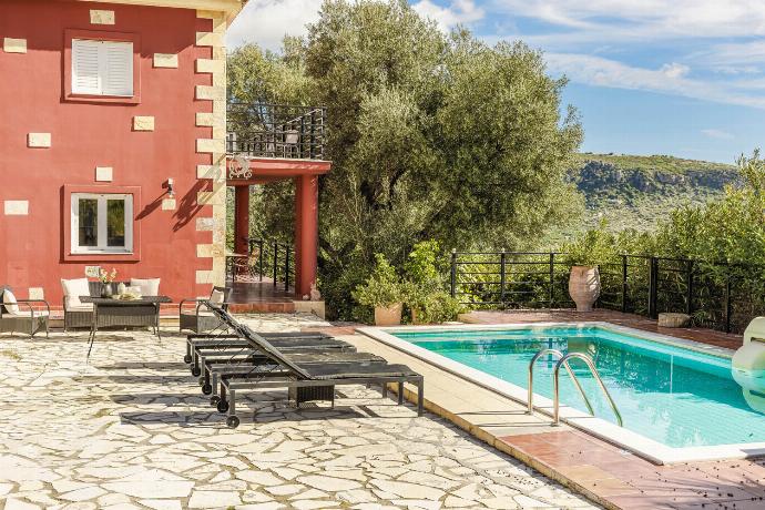  . - Villa Aliona . (Photo Gallery) }}