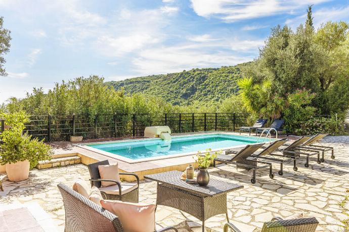  . - Villa Aliona . (Photo Gallery) }}