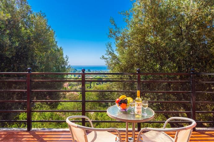 Villa Aliona