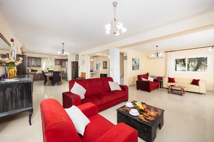 Villa Aliona