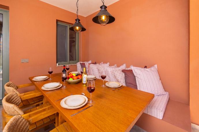 Sheltered terrace area . - Villa Analidia Experience . (Fotogalerie) }}