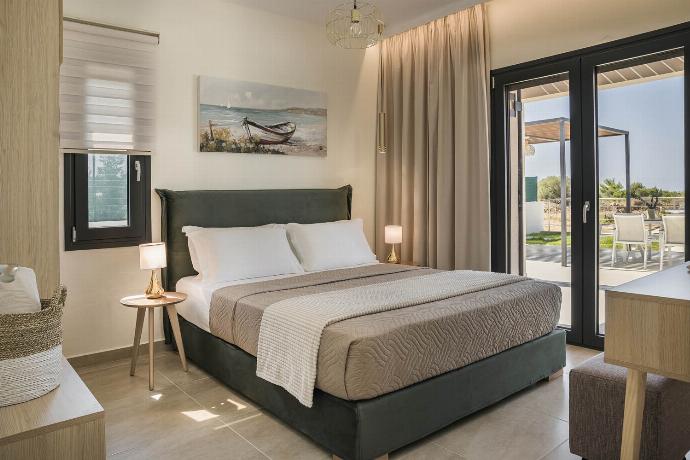  . - Villa Pinelopi Tria . (Photo Gallery) }}