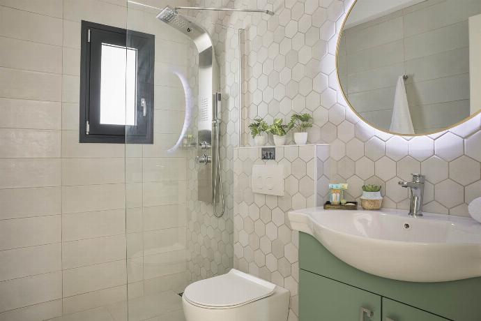  . - Villa Pinelopi Tria . (Photo Gallery) }}