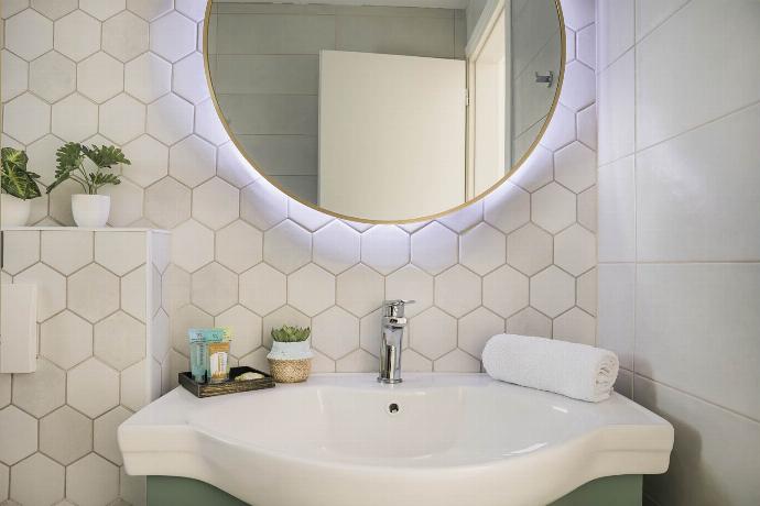 , . - Villa Pinelopi Tria . (Photo Gallery) }}