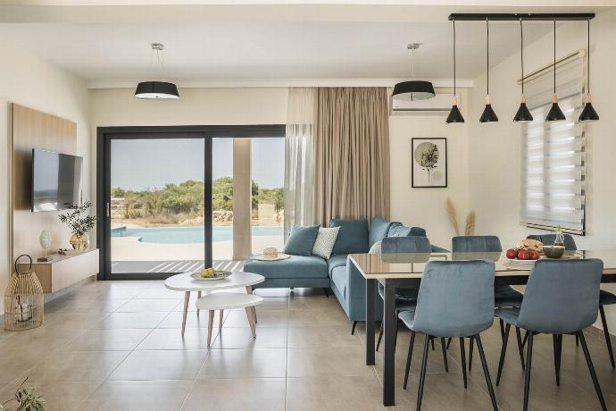  . - Villa Pinelopi Tria . (Photo Gallery) }}