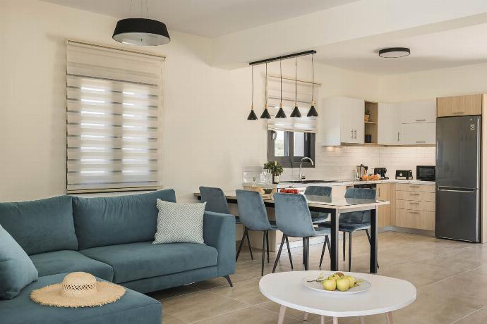  . - Villa Pinelopi Tria . (Photo Gallery) }}