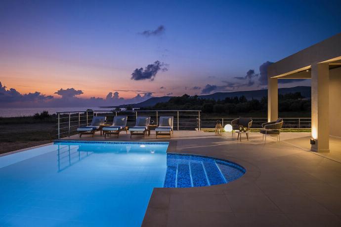 . - Villa Pinelopi Tria . (Photo Gallery) }}