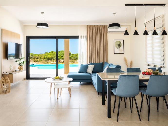 Villa Pinelopi Tria