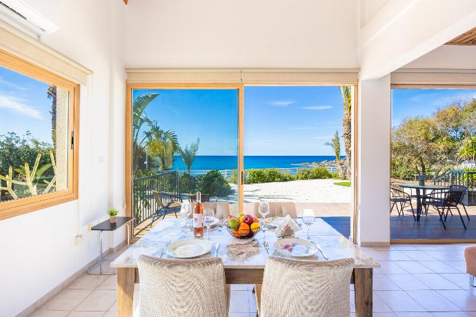  . - Villa Kochili . (Γκαλερί Φωτογραφιών) }}